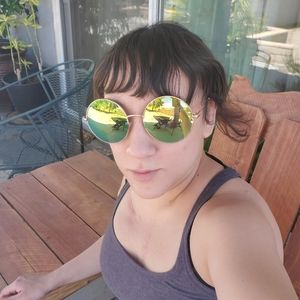 Beautiful round lense sunglasses